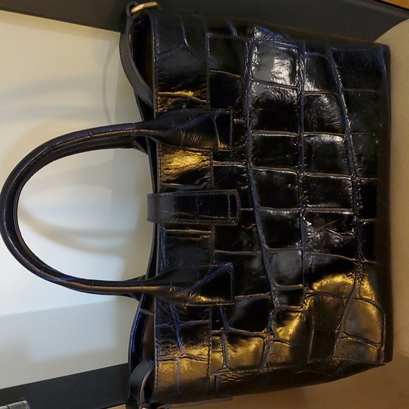 Dooney &Bourke, Navy, embossed leather bag - Picture 4 of 15